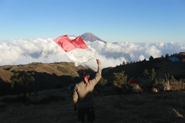 Ilustrasi Mengapa Kemerdekaan Indonesia Harus Diisi dengan Perilaku Positif? Jelaskan Pendapatmu! Foto: dok. Unsplash/Falaq Lazuardi