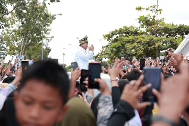 Capres nomor urut 2 Prabowo Subianto menghadiri sejumlah kegiatan dan bertemu warga saat safari politik di Palembang, Sumatra Selatan, Selasa (9/1). Foto: Dok. Istimewa