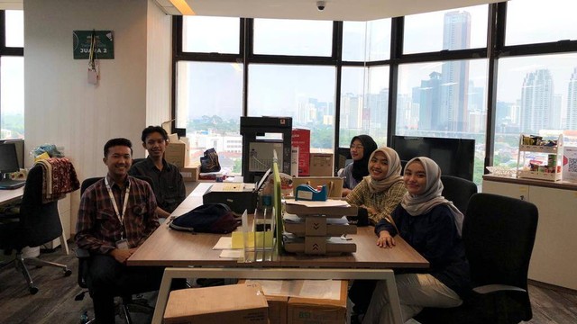 Peserta MBKM UMY di kantor Digital Activation Group, Bank Syariah Indonesia. Dokumentasi pribadi Azzahrahelma