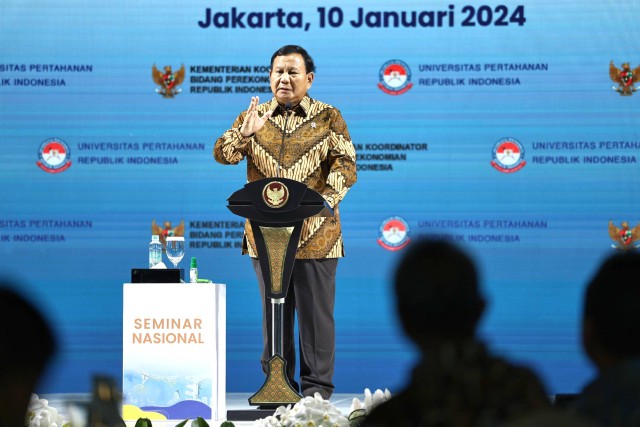 Menteri Pertahanan Prabowo Subianto menjadi pembicara dalam seminar nasional 'Strategi Perlindungan Kawasan Pulau Jawa, Melalui Pembangunan Tanggul Pantai dan Tanggul Laut (Giant Sea Wall)', di Jakarta, Rabu (10/1/2024). Foto: Dok. Istimewa