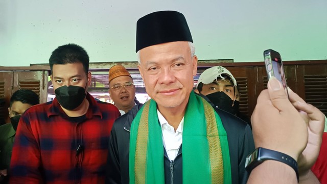 Capres 03, Ganjar Pranowo, bersilaturahmi ke Ponpes Ma'Hadut Tholabah di Tegal, Jawa Tengah. Kamis (11/1/2024). Foto: Thomas Bosco/kumparan