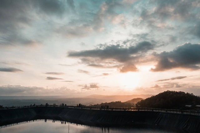 Embung Batara Srinten. Foto hanya ilustrasi, bukan gambar sebenarnya. Sumber: Unsplash/ Wahyu Setiawan. 