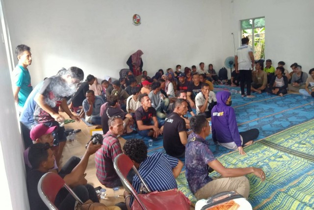 127 TKI ilegal terdampar di Kabupaten Deli Serdang, Sumut. Foto: Polres Deli Serdang