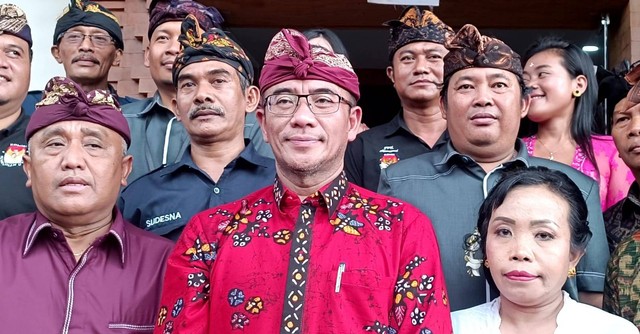 Ketua KPU Hasyim Asy'ari saat menghadiri peresmian Gedung KPU dan Bawaslu Kabupaten Badung, Bali, Kamis (11/1/2023). Foto: Denita BR Matondang/kumparan