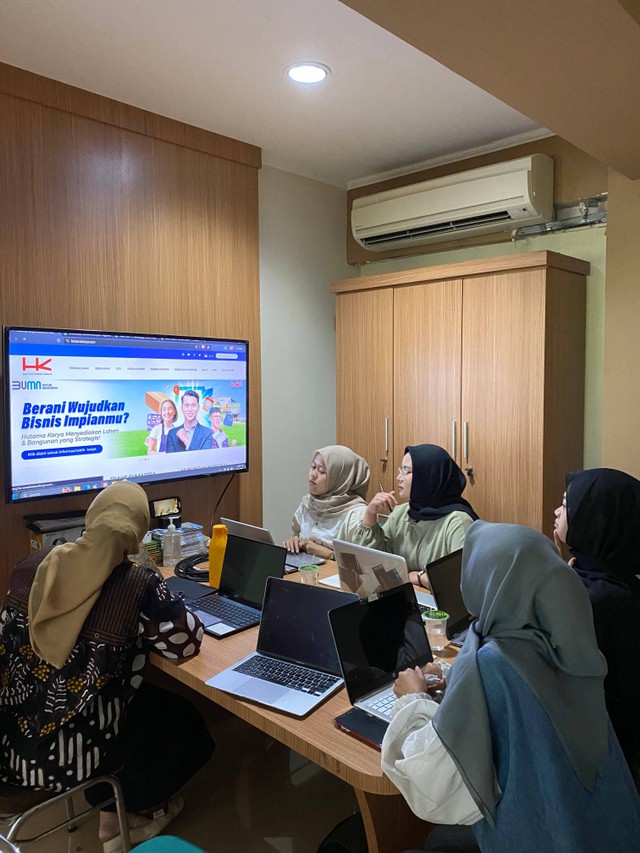 Suasana saat Gen Z sedang bekerja pada sebuah perusahaan (Rabu (1/3/2024)) sumber: dokumen pribadi M Yahya Anshari