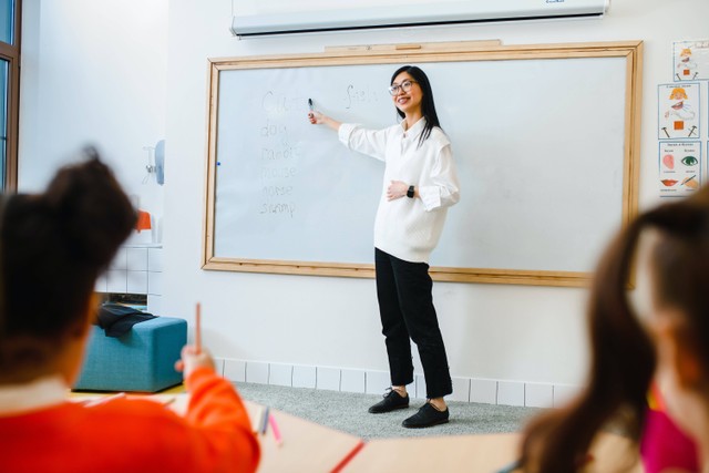 Ilustrasi Slogan Kebersihan Kelas. Foto: pexels/Anastasia Shuraeva