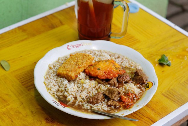 Rekomendasi Warung Brongkos di Yogyakarta / Foto hanya ilustrasi bukan makanan sebenarnya. Sumber: https://unsplash.com