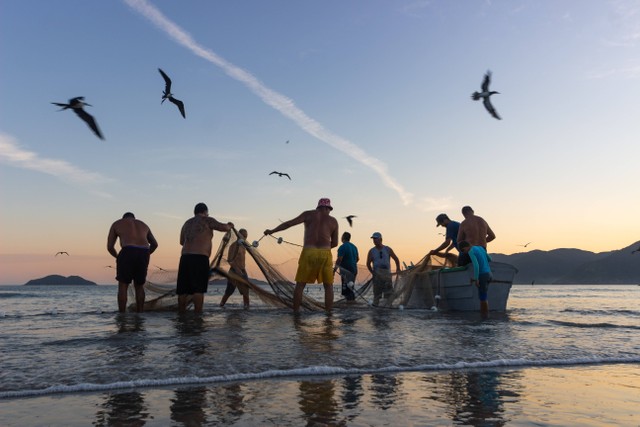 Ucapan Hari HAM Nelayan dan Masyarakat Sipil, foto hanya ilustrasi: Unsplash/Cassiano Psomaspsomas
