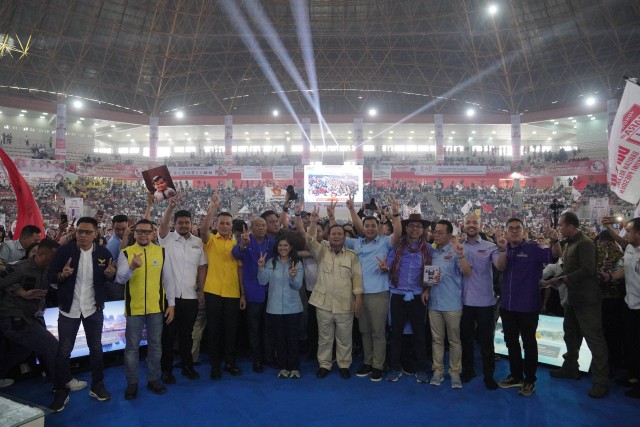 Capres nomor urut 2, Prabowo Subianto dalam acara konsolidasi bersama Koalisi Indonesia Maju (KIM), relawan dan masyarakat Sumatra Utara di GOR Pancing, Medan, Sumut, Sabtu (13/1/). Foto: Dok. Istimewa