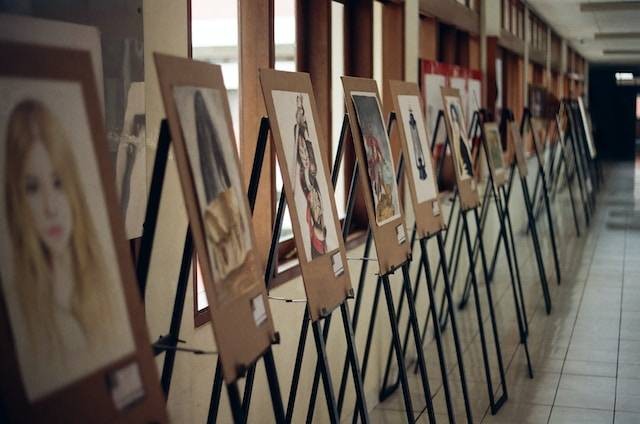 Jelaskan pengertian pameran. Foto hanya ilustrasi. Sumber foto: Unsplash/Raufan