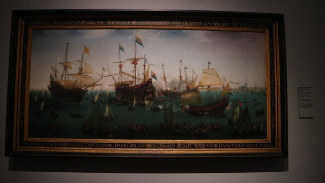 Perjalanan mencari rempah oleh VOC dalam Lukisan 'The Return to Amsterdam of the Second Expedition to the East Indies, Hendrik Cornelisz Vroom (1566-1640) di Rijksmuseum, Amsterdam, Belanda.