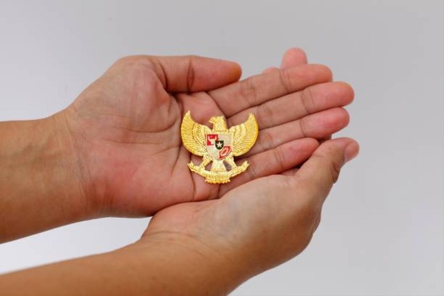 Ilustrasi Mengapa Sebagai Warga Negara Harus Menjunjung Tinggi Nilai Kemanusiaan Dan Keadilan, Foto: Unsplash/Gratsias Adhi Hermawan.