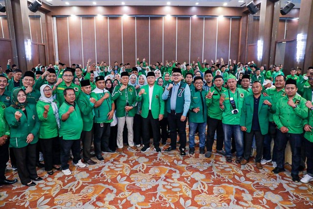 Plt Ketua Umum PPP Muhamad Mardiono bertemu kader dan calon legislatif (Caleg) se-Provinsi Lampung dan melakukan dialog secara terbuka, di Ballroom Hotel Horison, Bandar Lampung, Lampung, Sabtu (13/1/2024). Foto: Dok. Istimewa