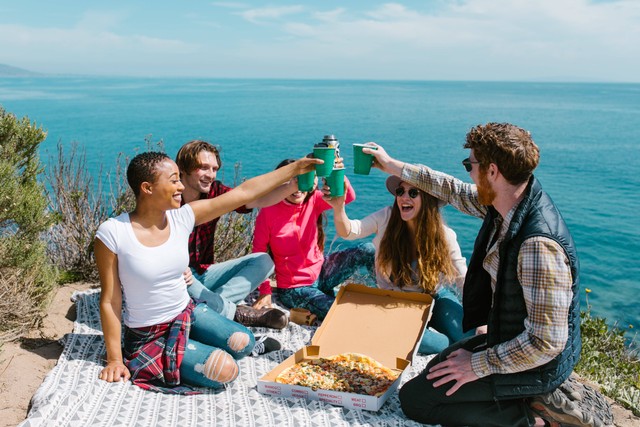 Ilustrasi Makanan untuk Piknik di Pantai. Foto: Pexels/RDNE Stock project