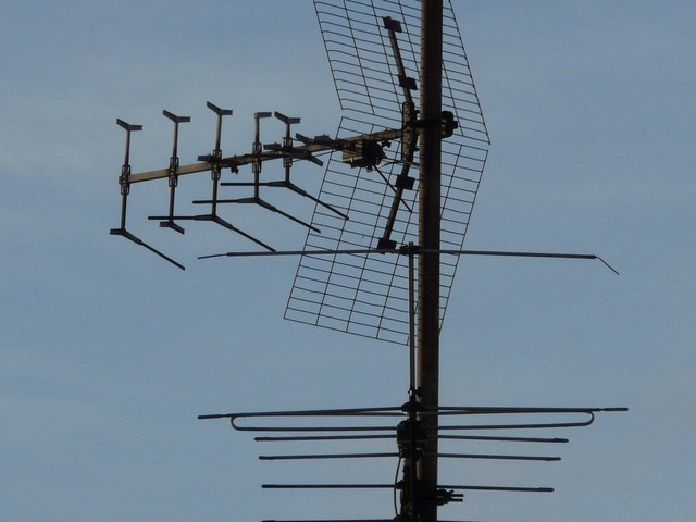 Ilustrasi antena UHF. Foto: pixabay