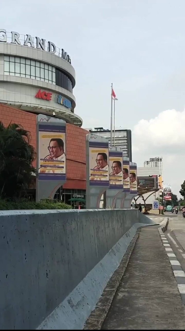 Tangkapan layar videotron Anies Baswedan yang dibuat Aniesbubble di Grand Metropolitan Bekasi. Foto: Aniesbubble