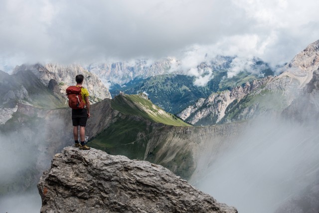  Ilustrasi Puncak Ratu Pamekasan, Foto Unsplash/Lucas Clara