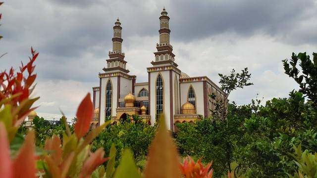 Masjid terkenal di Bogor, foto hanya ilustrasi, bukan tempat sebenarnya: Unsplash/WILDAN ABDILLAH