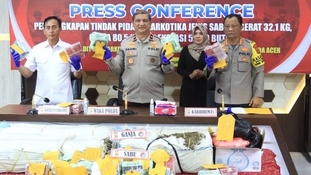 Polda Aceh menggelar konferensi pers pengungkapan kasus narkoba, 15 Januari 2024. Foto: Humas Polda Aceh