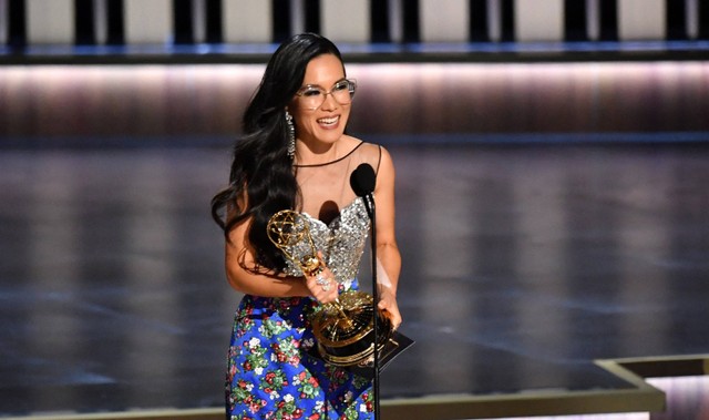 Ali Wong menang penghargaan aktris utama terbaik di Emmy Awards 2024. Foto: Valerie Macon / AFP 