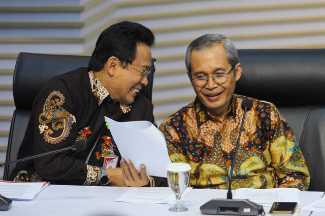 Wakil Ketua KPK Johanis Tanak dan Alexander Marwata di Konferensi Pers Kinerja 2023 dan Arah Kebijakan 2024, di Gedung Merah Putih KPK, Jakarta Selasa (16/1/2024). Foto: Iqbal Firdaus/kumparan