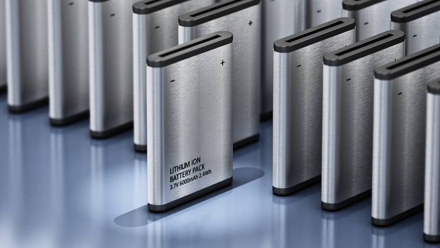 Baterai lithium. Foto: DestinaDesign/Shutterstock