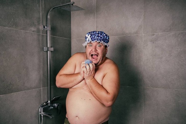 Ilustrasi pria mengalami obesitas. Foto: VladOrlov/Shuterstock