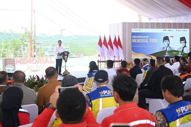 Presiden Jokowi saat groundbreaking Memorial Park IKN, Rabu (17/1/2024). Foto: Kris/Biro Pers Sekretariat Presiden