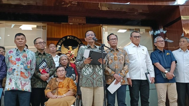 Konferensi pers Laporan Akhir Satgas kasus TPPU 349 T, di Kantor Kemenko Polhukam, Jakarta Pusat, Rabu (17/1/2023). Foto: Fadhil Pramudya/kumparan