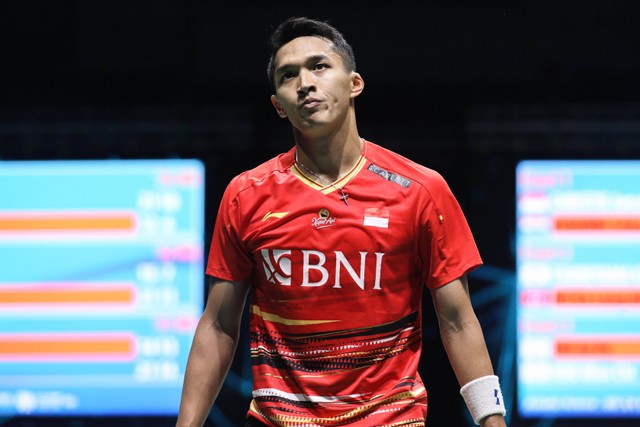 Jonatan Christie beraksi di babak 32 besar Malaysia Open 2024 yang digelar di Axiata Arena, Kuala Lumpur, Malaysia, pada 9 Januari 2024. Foto: PBSI