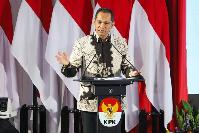 Wakil Ketua KPK Nurul Ghufron menyampaikan sambutan pada acara Paku Integritas KPK di Gedung KPK, Jakarta, Rabu (17/1/2024). Foto: Iqbal Firdaus/kumparan