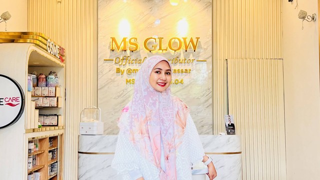 Muzdalifah Adnen, salah satu mitra seller MS GLOW Makassar. Foto: MS GLOW