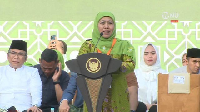 Khofifah memberi sambutan saat Harlah ke-78 Muslimat NU di Stadion GBK, Senayan, Jakarta, Sabtu (20/1). Foto: Dok. NU