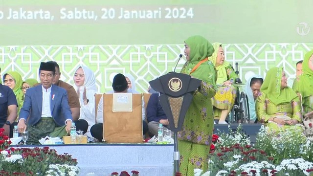 Khofifah memberi sambutan saat Harlah ke-78 Muslimat NU di Stadion GBK, Senayan, Jakarta, Sabtu (20/1). Foto: Dok. NU