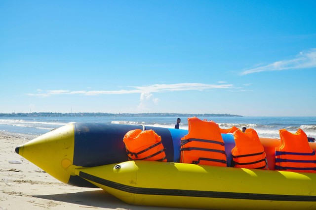 Rekomendasi watersport di Bali. Foto hanya ilustrasi, bukan tmpat sebenarnya. Sumber: https://unsplash.com/