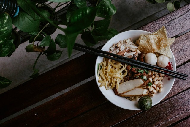 Bakso Mie Ayam Pakde Wonogiri. Foto hanya ilustrasi, bukan gambar sebenarnya. Sumber: Unsplash/ Lampos Aritonang.