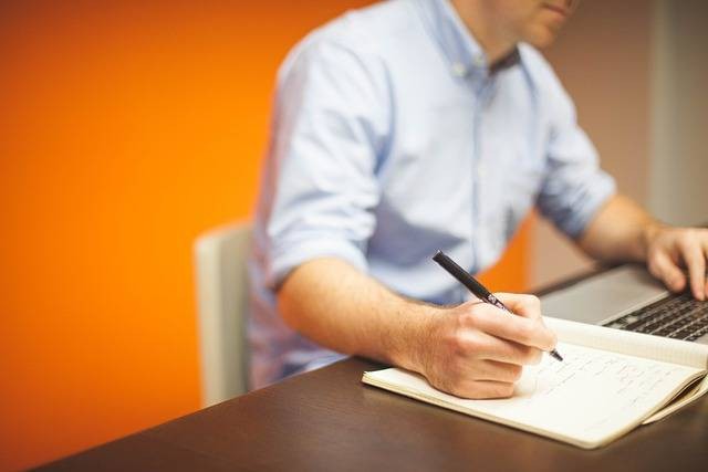 Ilustrasi contoh kalimat rujukan. Sumber: StartupStockPhotos/Pixabay