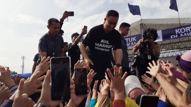 Anies tiba di Lapangan Pinang, Kota Tangerang. Foto: kumparan