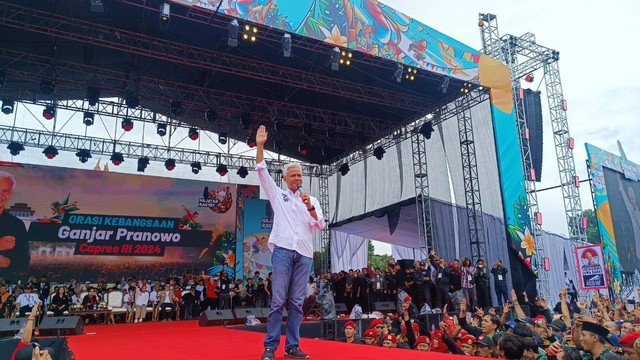 Ganjar di kampanye terbuka perdana di Bandung, Minggu (21/1/2024). Foto: Thomas Bosco/kumparan