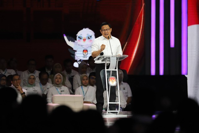 Cawapres nomor urut 1 Muhaimin Iskandar memaparkan visi dan misi saat Debat Keempat Pilpres 2024 di Jakarta Convention Center (JCC), Jakarta, Minggu (21/1/2024). Foto: Iqbal Firdaus/kumparan