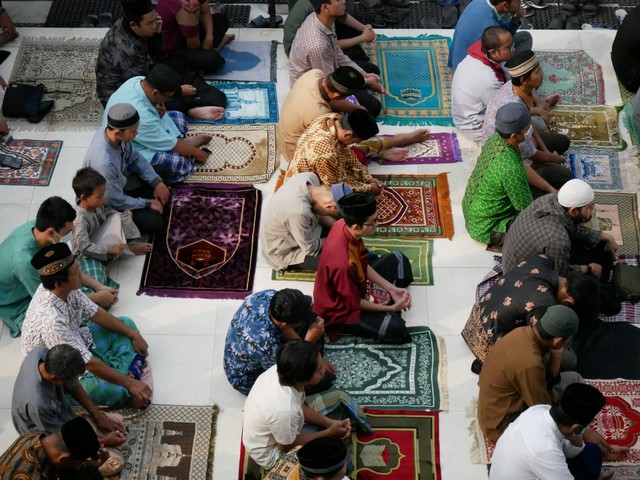 Syarat Shalat Jumat 40 Orang, Sumber Unsplash Masjid Pogung Raya 