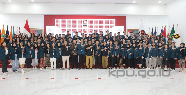 KPU mengajak mahasiswa untuk berpartisipasi menjadi anggota KPPS pada Pemilu 2024 dalam forum Studi Ekskursi FISIP Universitas Brawijaya. Foto : kpu.go.id.