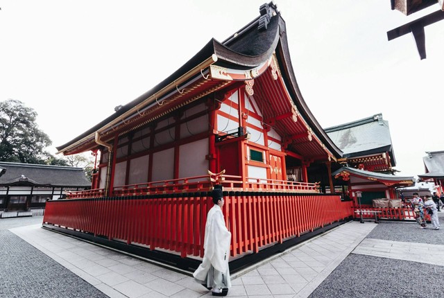 Ilustrasi Budaya Jepang yang Menarik dan Berkaitan dengan Agama. Foto: Unsplash