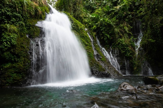 [Tangkup Waterfall Bali] Foto hanya ilustrasi, bukan tempat sebenarnya. Sumber: unsplash/CaesarBadilla