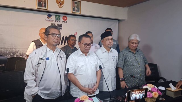 Co-captain Timnas AMIN, Sudirman Said memberikan keterangan pers tentang Konsolidasi Relawan dan Saksi AMIN dalam Pilpres 2024 di Rumah Perubahan, Brawijaya 10, Kebayoran Baru, Jakarta Selatan, Selasa (23/1/2024). Foto: Fadhil Pramudya/kumparan