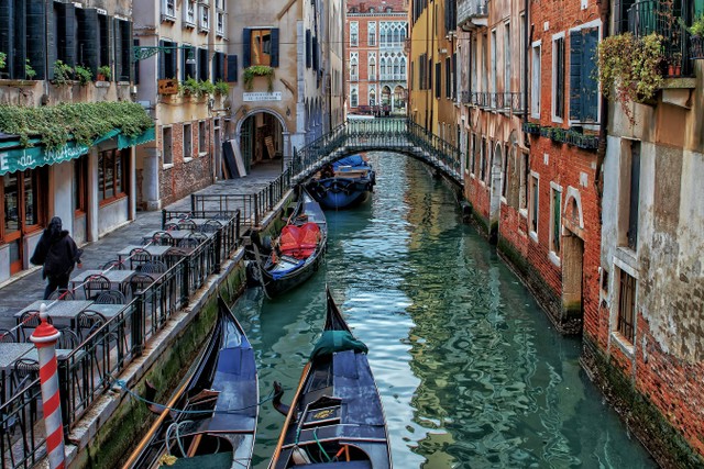 Tiket Masuk Little Venice. Foto hanya sebagai ilustrasi saja, bukan tempat sebenarnya. Sumber: Unsplash/Ricardo Gomez Angel.