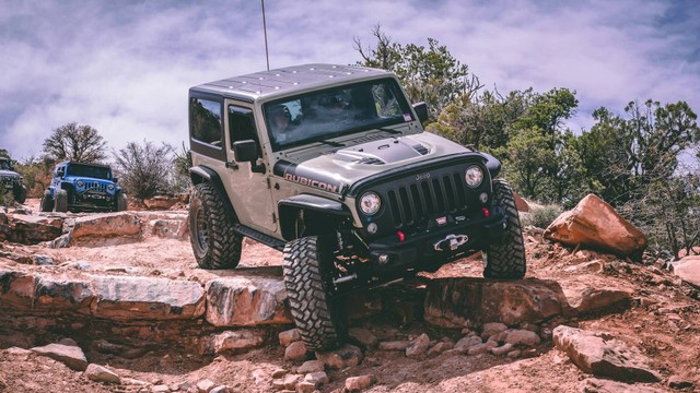 Offroad Cikole. Foto hanya ilustrasi, bukan tempat sebenarnya. Sumber: Unsplash/Cody Lannom