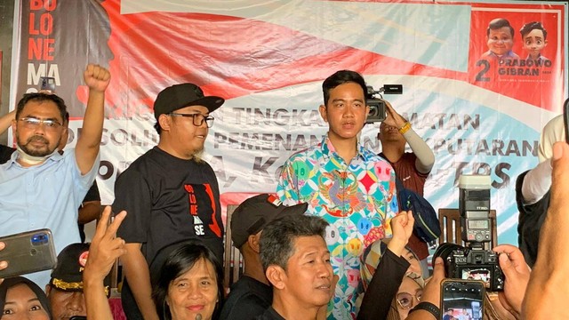 Cawapres nomor urut 2 Gibran Rakabuming Raka hadiri acara relawan Bolonemase di Kebumen, Jawa Tengah, Rabu (24/1/2024). Foto: Luthfi Humam/kumparan