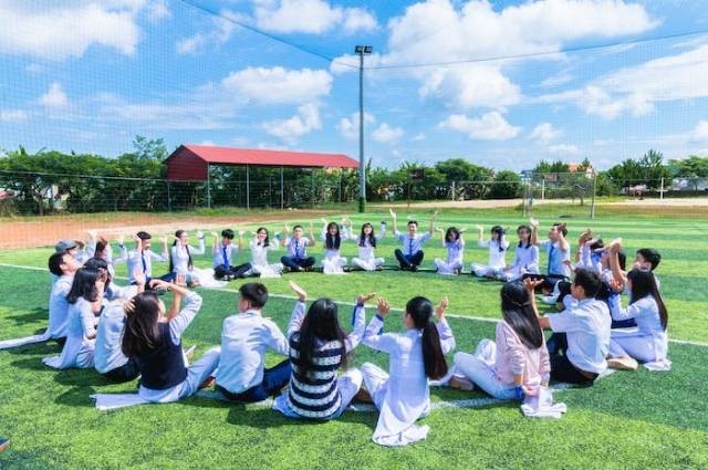 Ilustrasi proses terbentuknya identitas kelompok, sumber foto: THIS IS ZUN by pexels.com