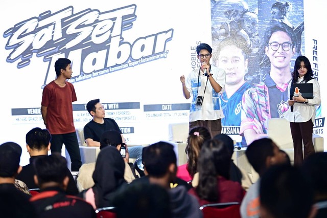 Alam Ganjar memberikan sambutan dalam kegiatan SatSet Mabar 'Main Bareng dan Talkshow Bersama Komunitas eSports Kota Semarang', di Hetero Space, Semarang, Jawa Tengah, Selasa (23/1/2024). Foto: Dok. Istimewa